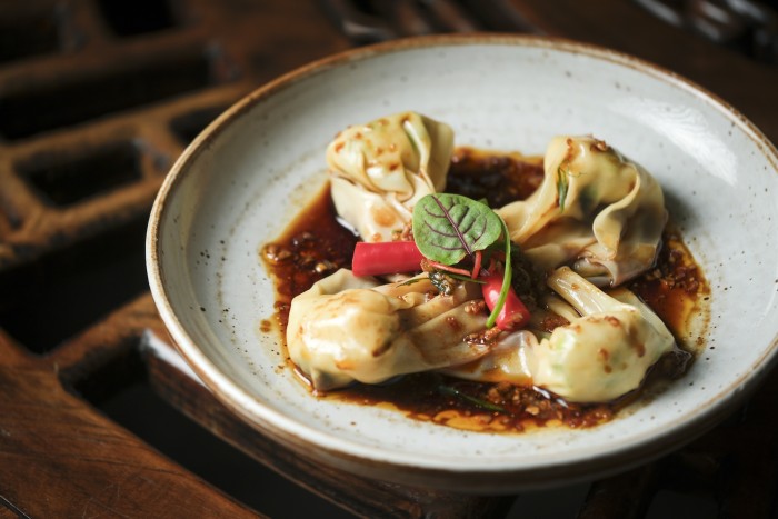 Unlimited dim sum menu
sunday – friday | 12:00pm – 2:30pm
aed 138
enjoy an unlimited selection of handcrafted dim sum, baos, signature appetisers and desserts. Elevate your lunch with premium main course additions or indulge in our iconic roasted peking duck with pancakes. Book now
view menu